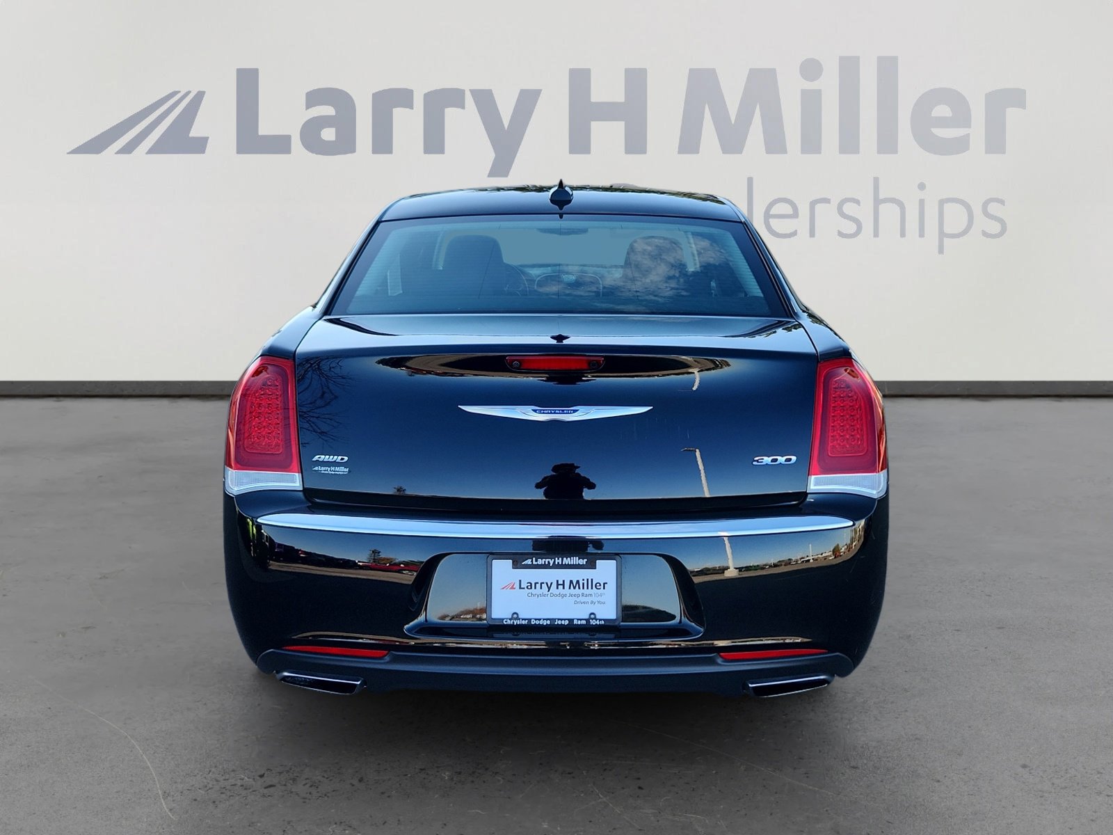 Used 2018 Chrysler 300 Touring image 5