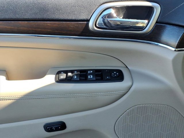 Used 2014 Jeep Grand Cherokee Limited w/ Trailer Tow Group IV image 25