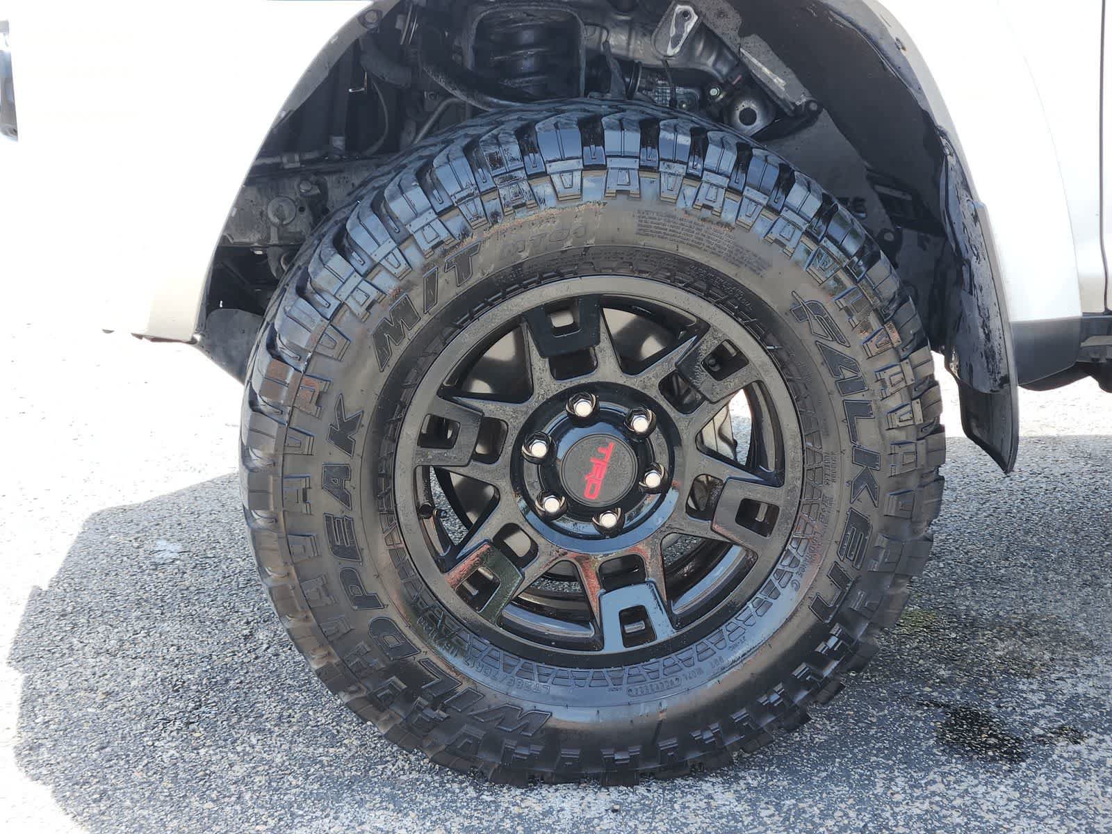 Used 2018 Toyota 4Runner TRD Off-Road Premium AWD/4WD image 9