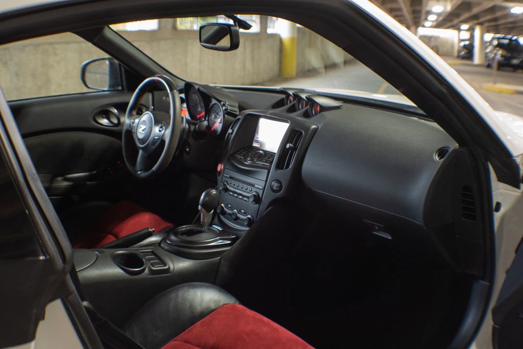 Used 2017 Nissan 370Z NISMO image 27