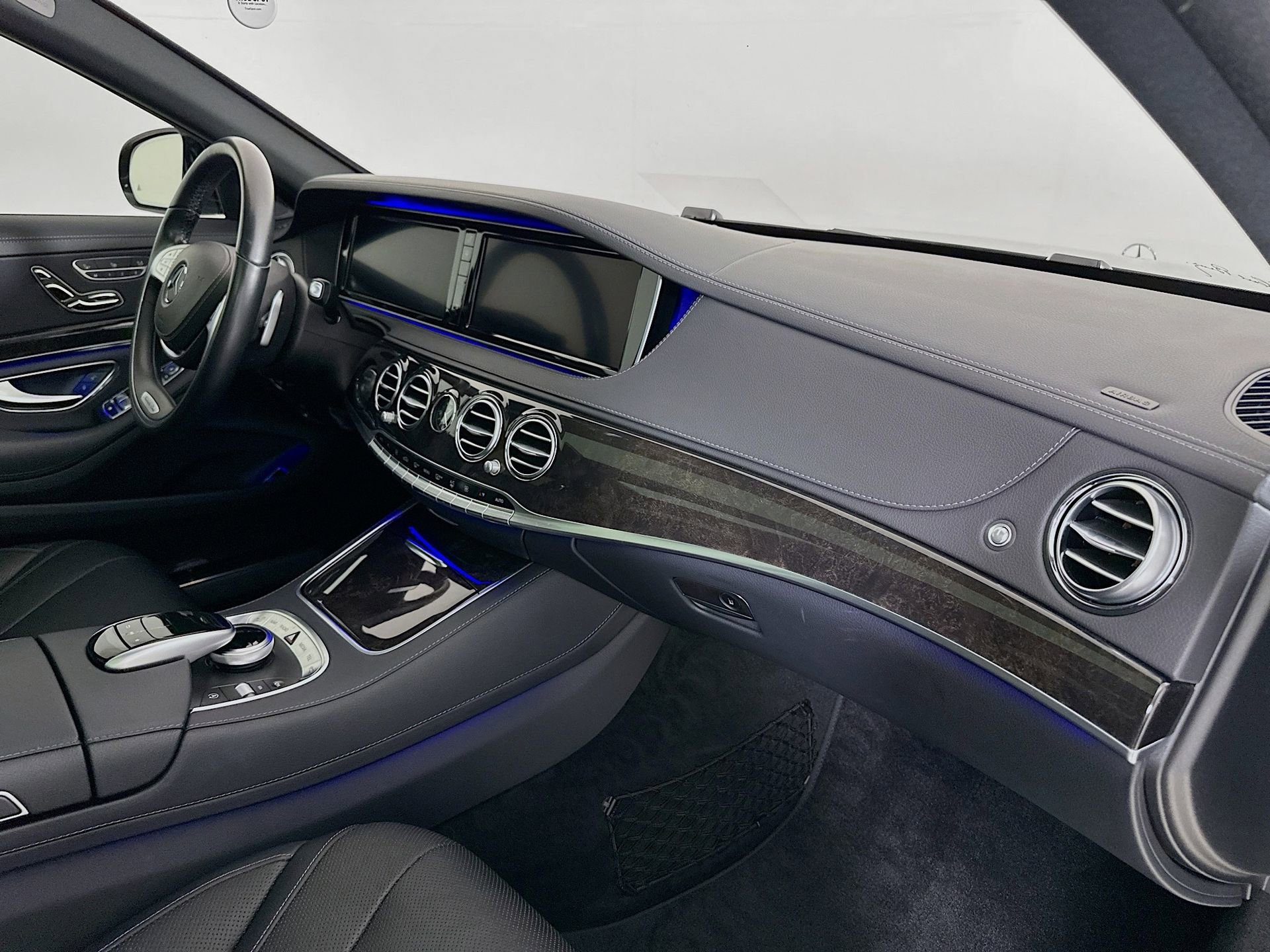 Used 2017 Mercedes-Benz S 550 Sedan image 32