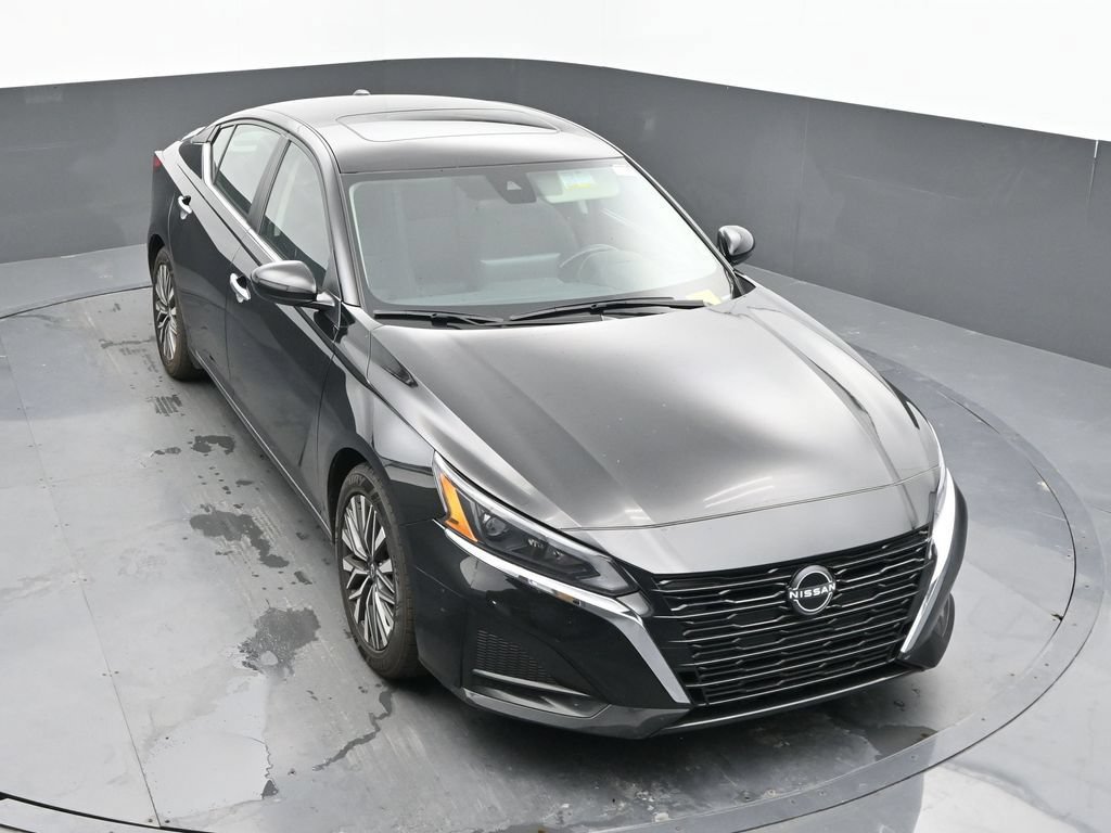 Used 2024 Nissan Altima 2.5 SV w/ SV Premium Package FWD image 16