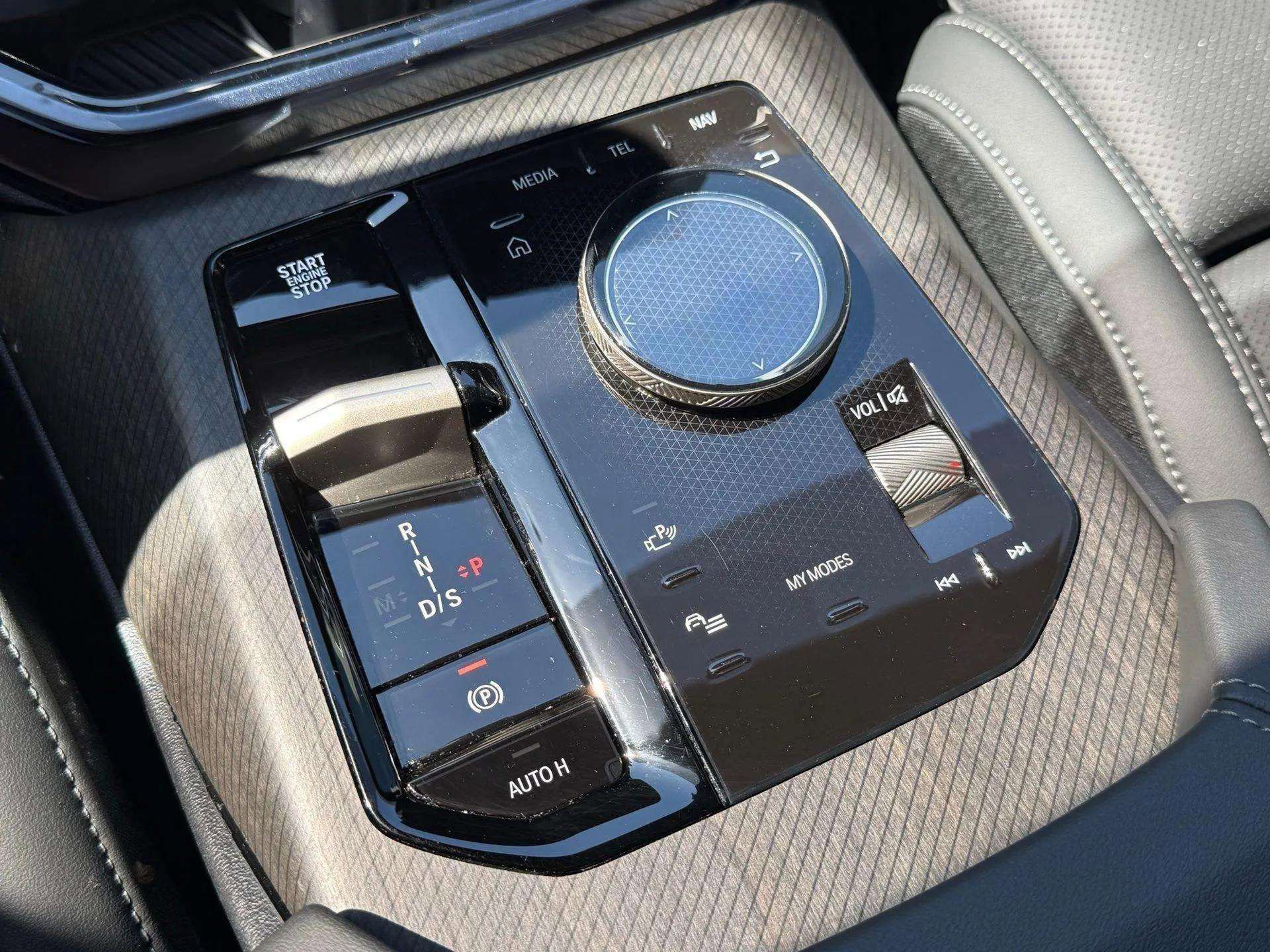 Used 2025 BMW X3 xDrive30i w/ Convenience Package image 38