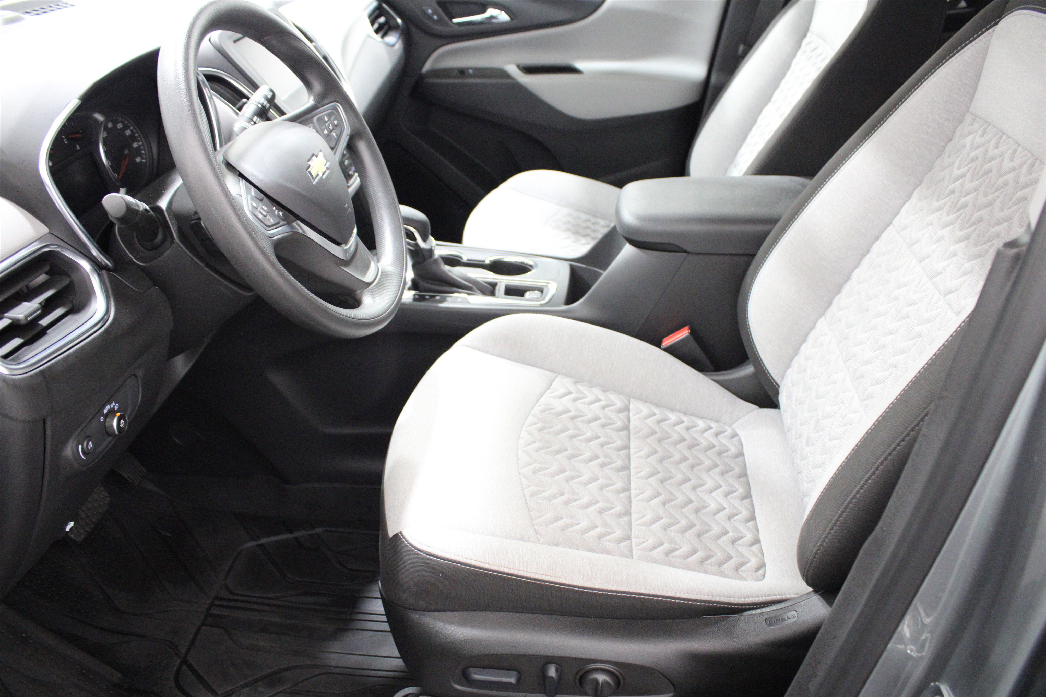 Used 2023 Chevrolet Equinox LT w/ LPO, Floor Liner Package image 5