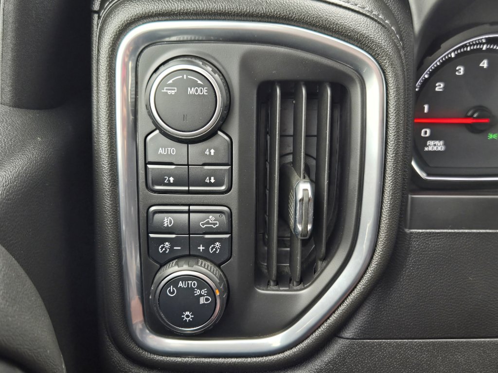 Used 2022 Chevrolet Silverado 1500 LT Trail Boss w/ LPO, Dark Essentials Package image 18