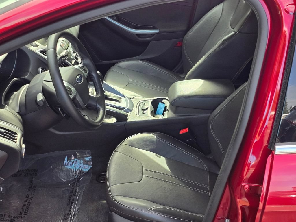 Used 2014 Ford Focus Titanium FWD image 13