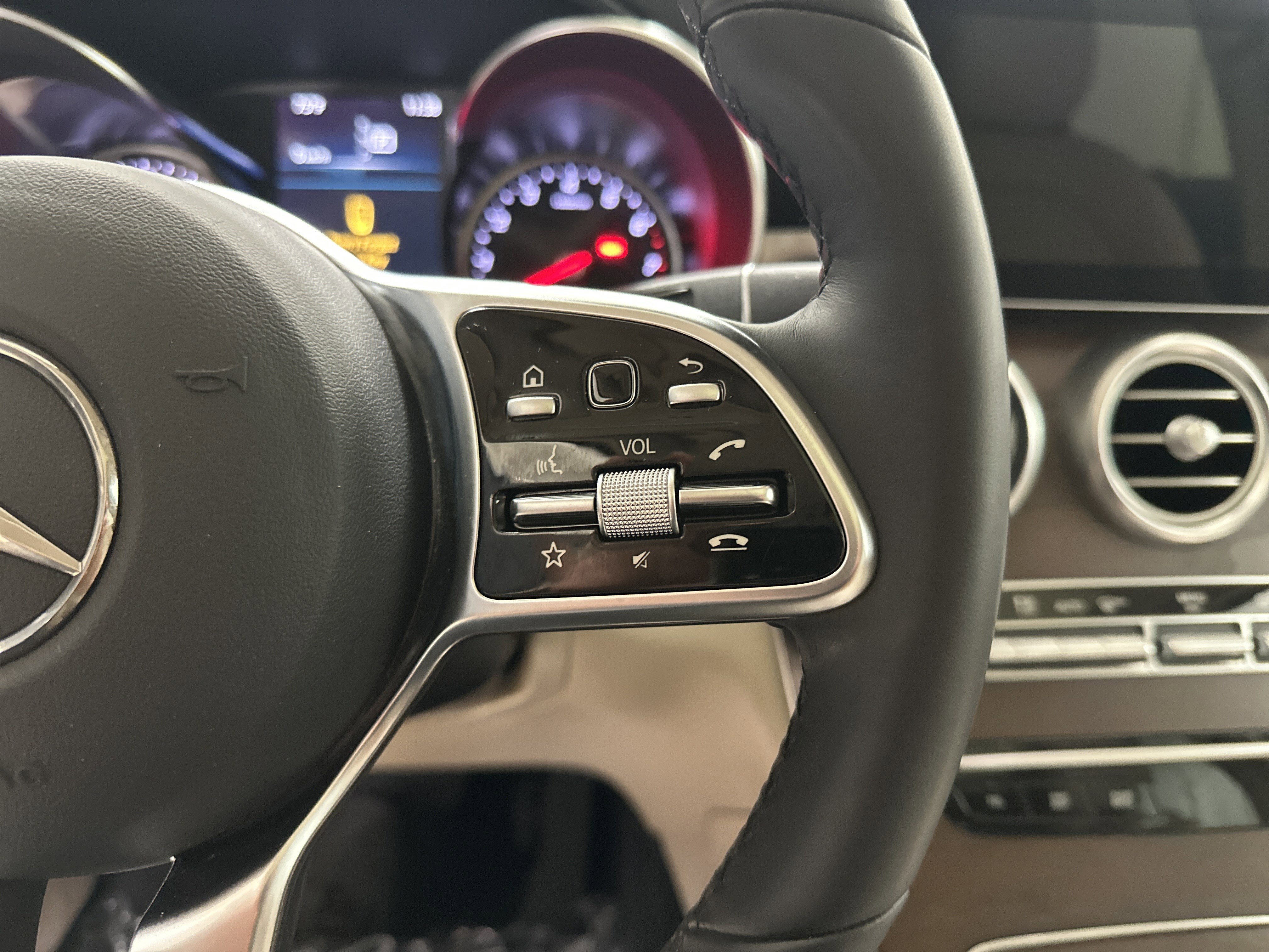 Used 2020 Mercedes-Benz GLC 300 4MATIC image 21