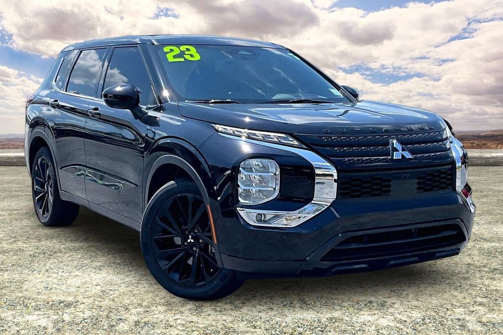 Used 2023 Mitsubishi Outlander SE Black Edition