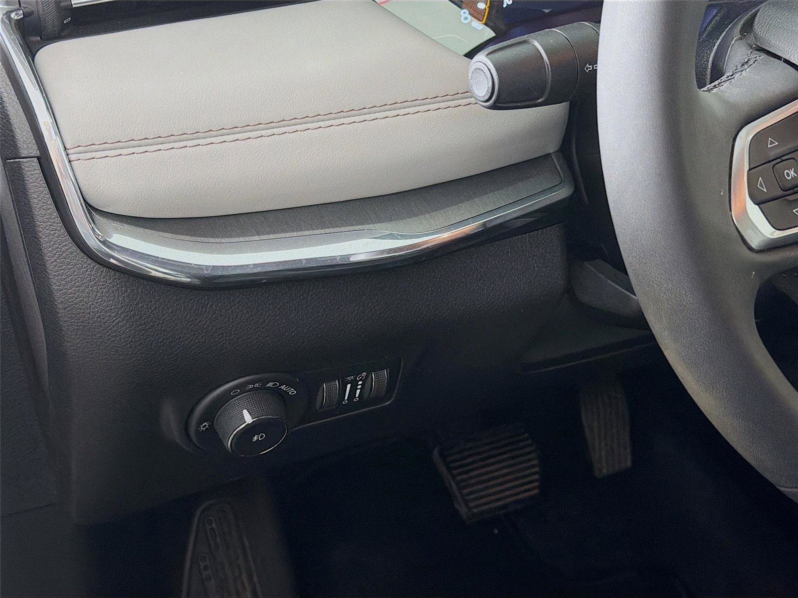 Used 2023 Jeep Compass Limited image 10