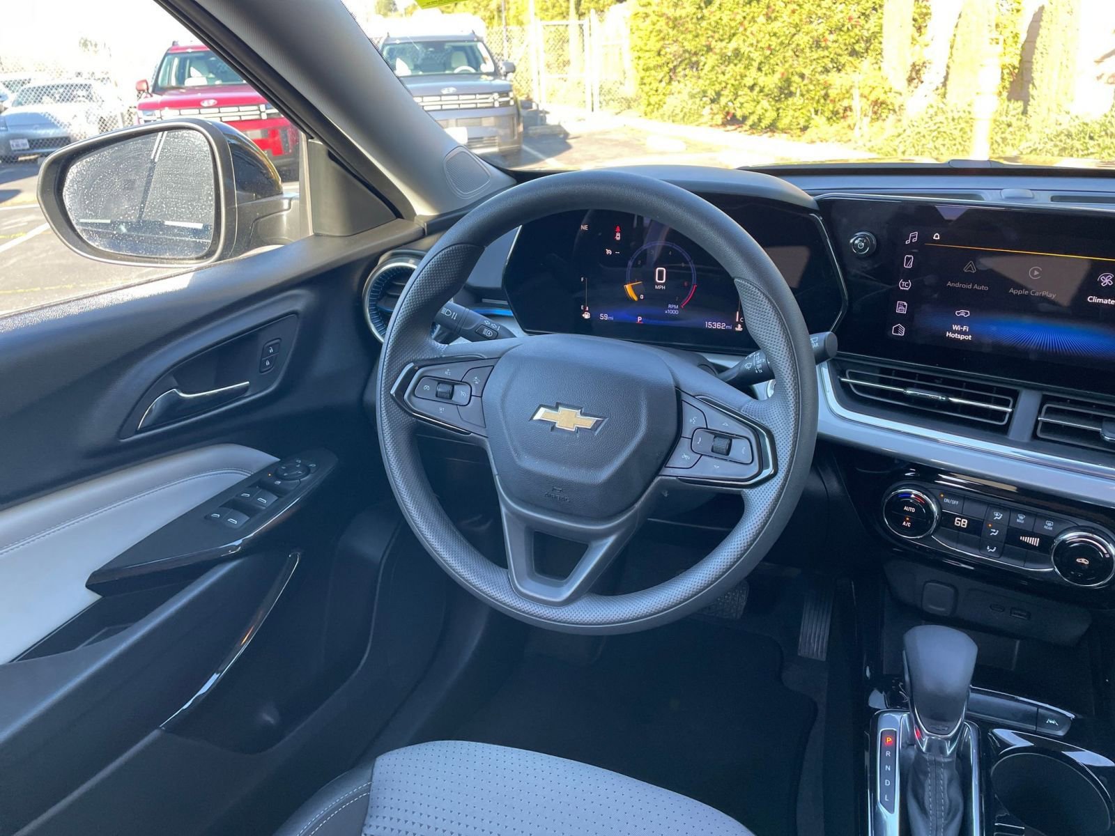 Used 2025 Chevrolet Trax LT image 33