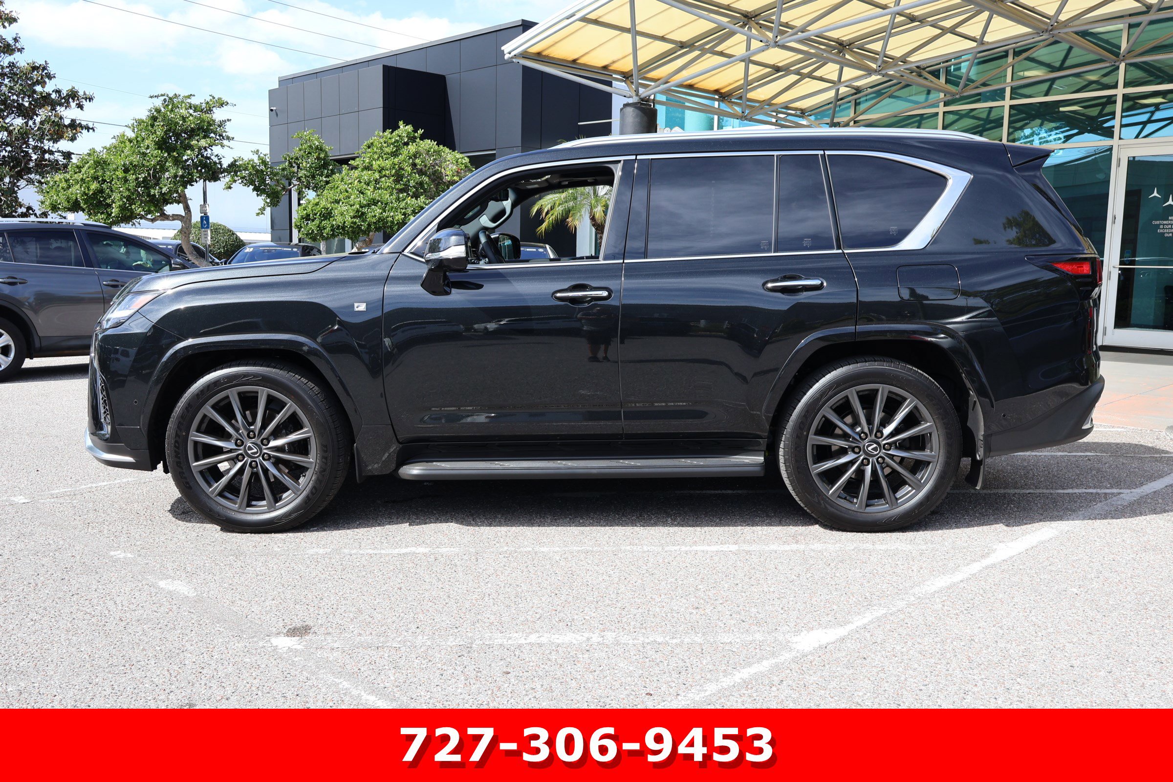 Used 2025 Lexus LX 700h F Sport AWD/4WD image 6