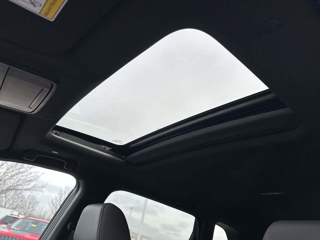 Used 2025 Honda CR-V Sport Touring image 5