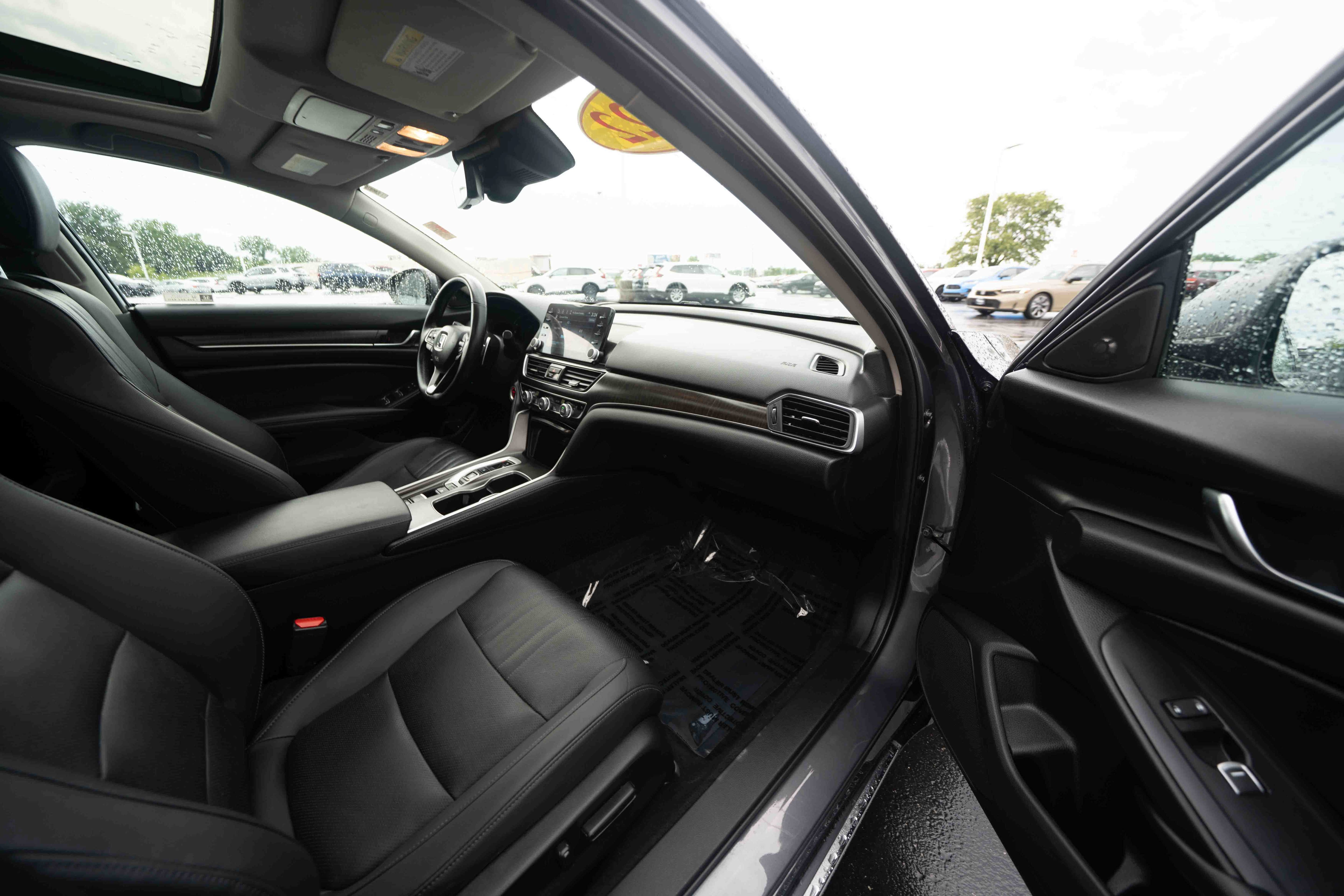 Used 2022 Honda Accord Touring image 25