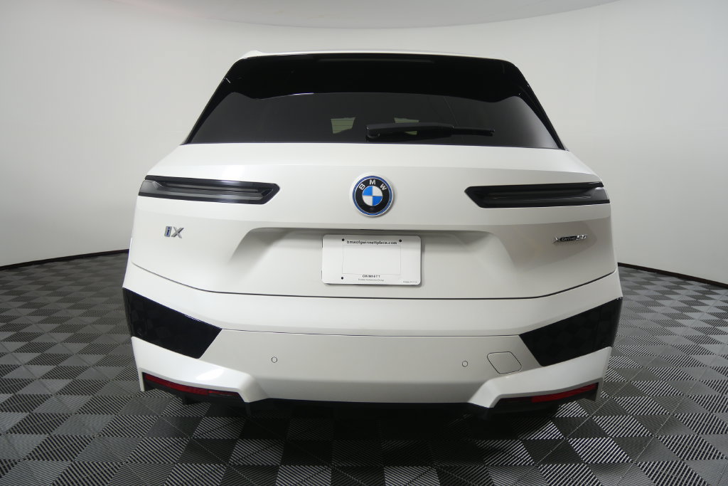 Certified 2024 BMW iX xDrive50 w/ Premium Package AWD/4WD image 5