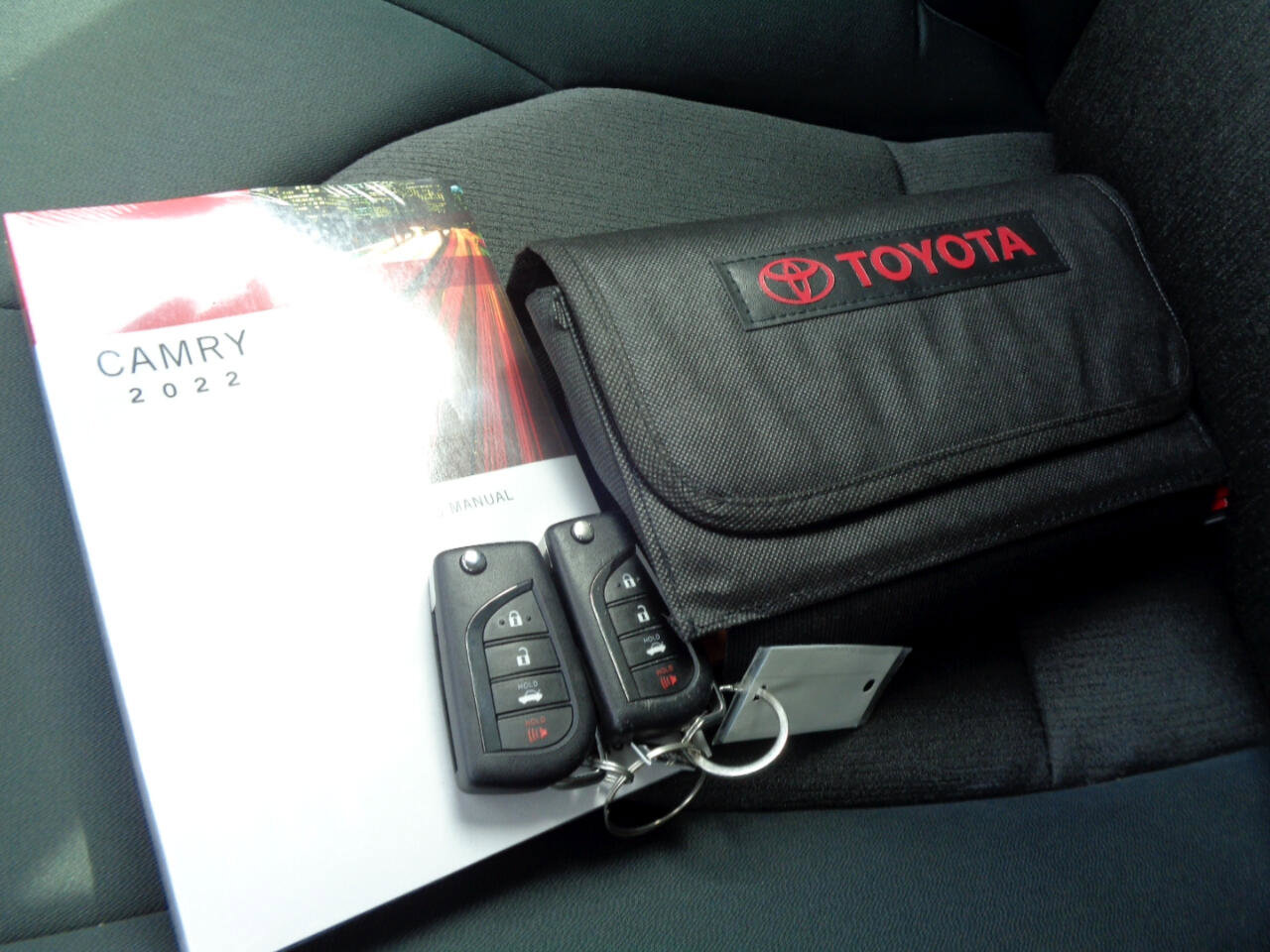 Used 2022 Toyota Camry LE image 35