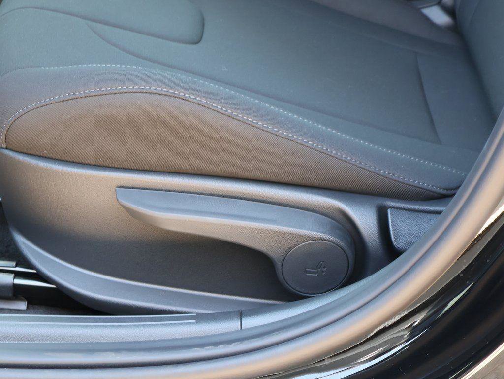 New 2026 Hyundai Elantra Blue image 25