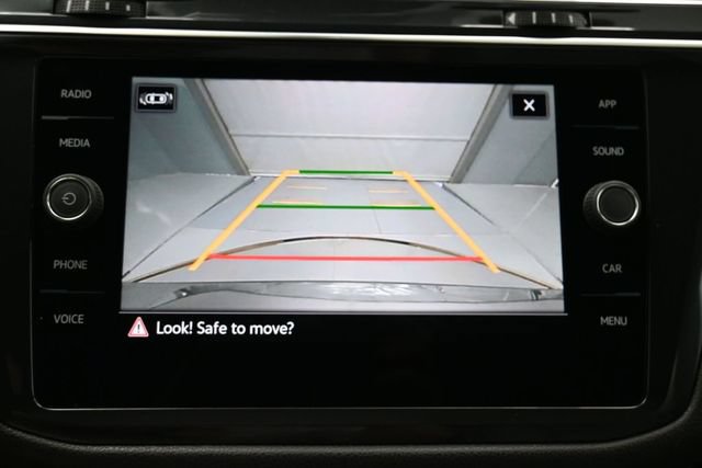Used 2023 Volkswagen Tiguan SE R-Line FWD image 21