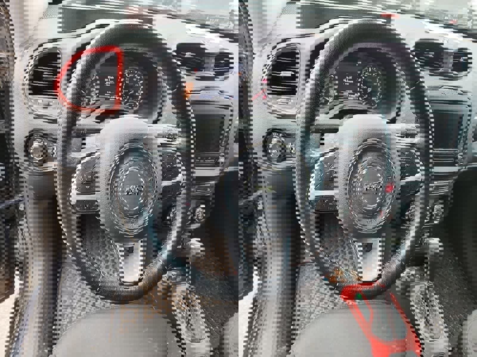 Used 2017 Jeep Renegade Trailhawk image 12