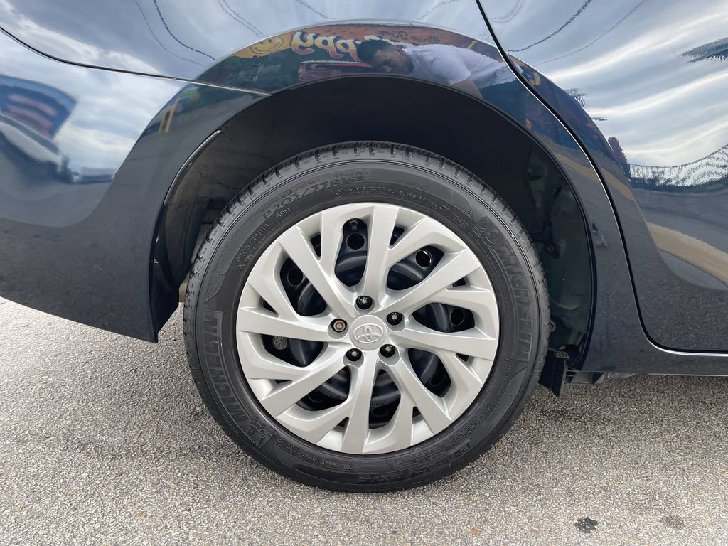 Certified 2018 Toyota Corolla LE FWD image 12