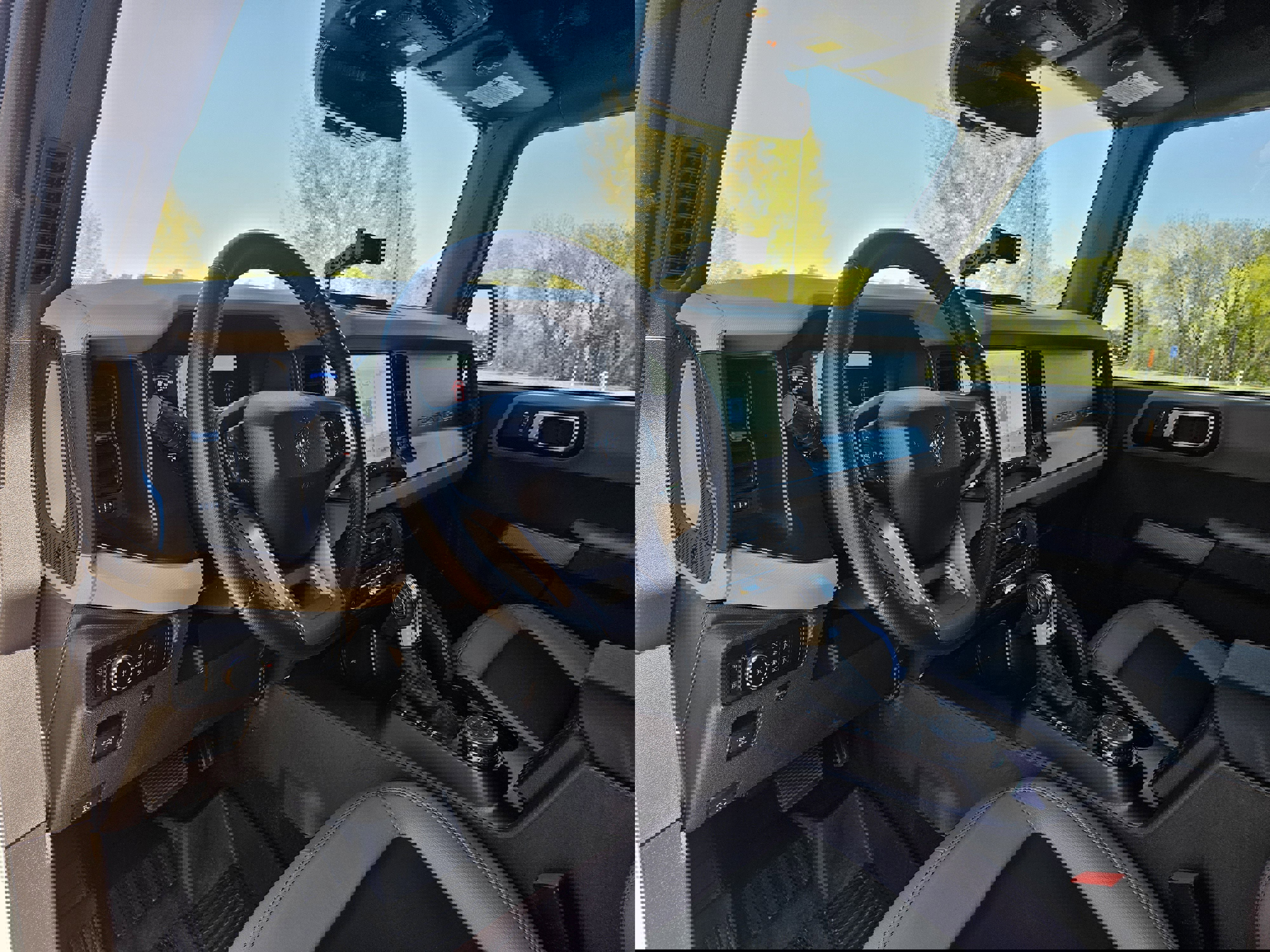 Used 2023 Ford Bronco Wildtrak image 13