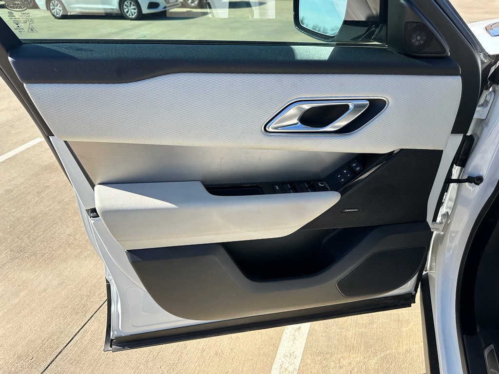 Used 2023 Land Rover Range Rover Velar R-Dynamic S image 9