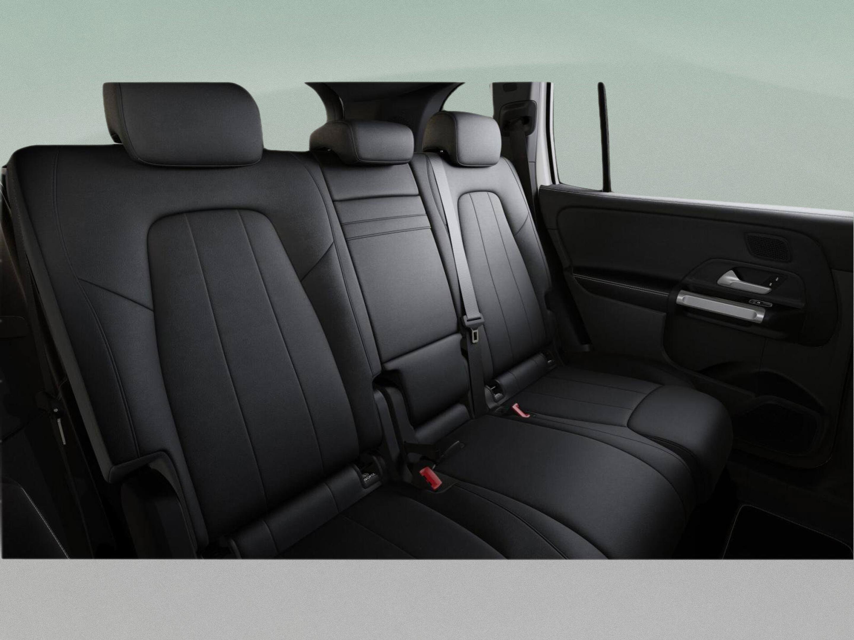 Used 2026 Mercedes-Benz GLB 250 image 43