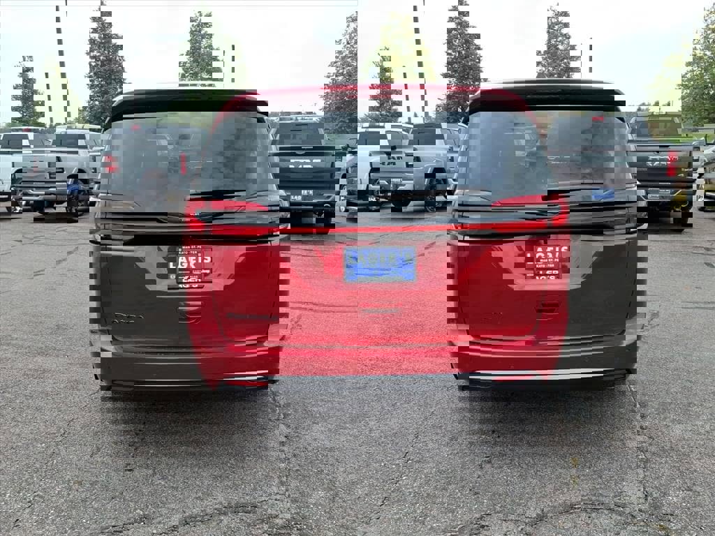 New 2026 Chrysler Pacifica Select image 19