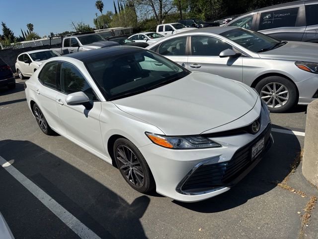 Used 2023 Toyota Camry XLE image 2