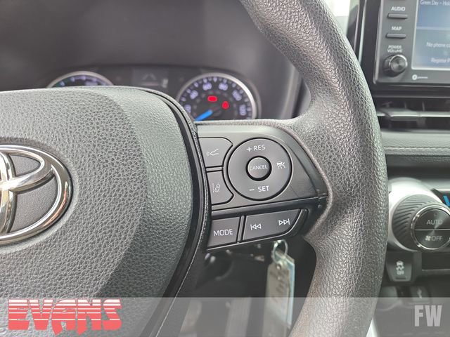 Used 2021 Toyota RAV4 LE image 11