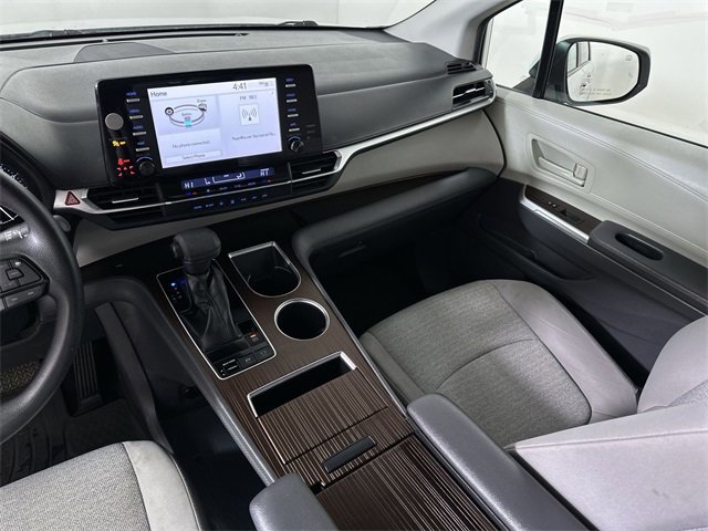 Used 2022 Toyota Sienna LE image 35