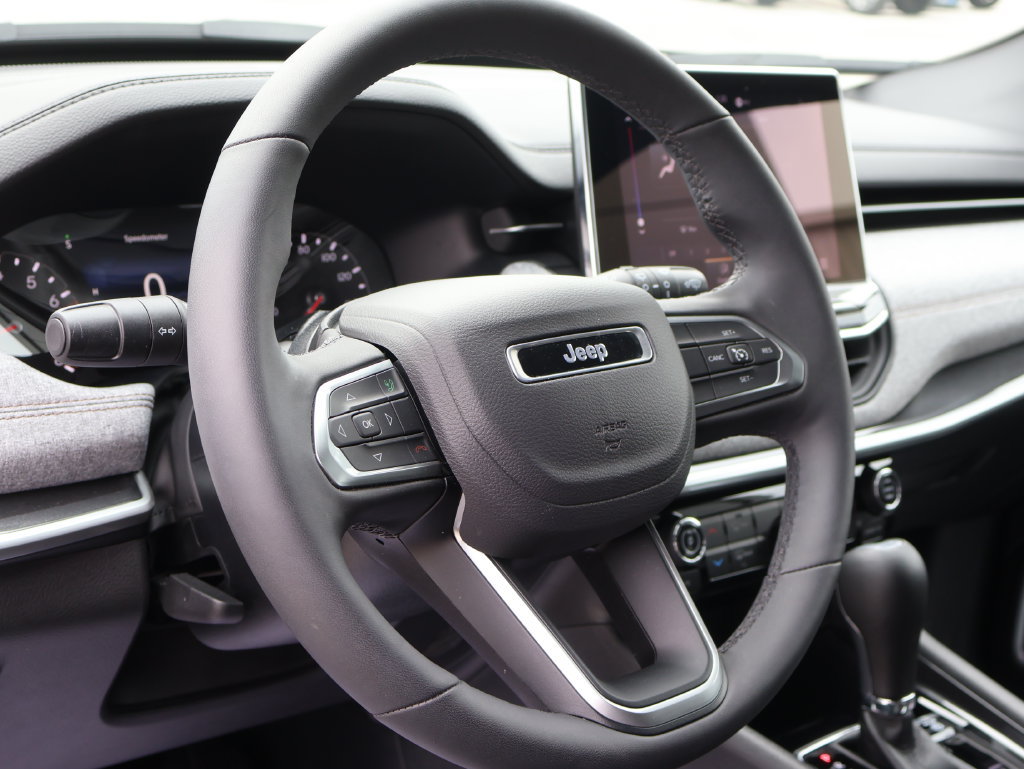 Used 2024 Jeep Compass Latitude AWD/4WD image 24