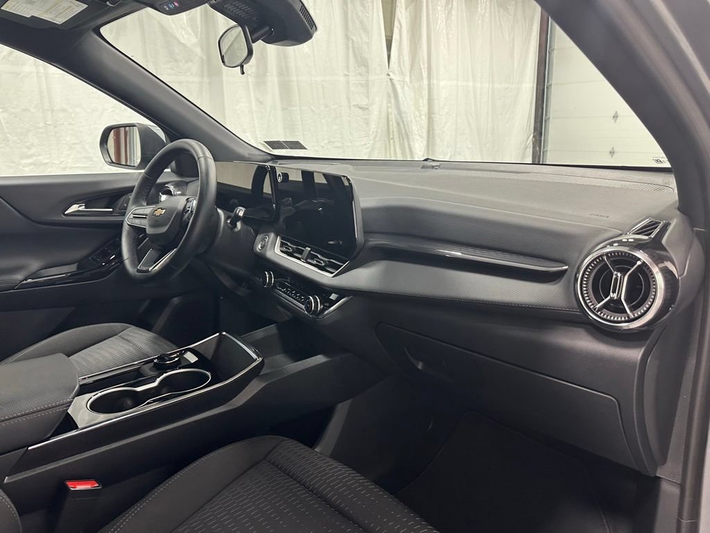 Used 2026 Chevrolet Equinox LT FWD image 55