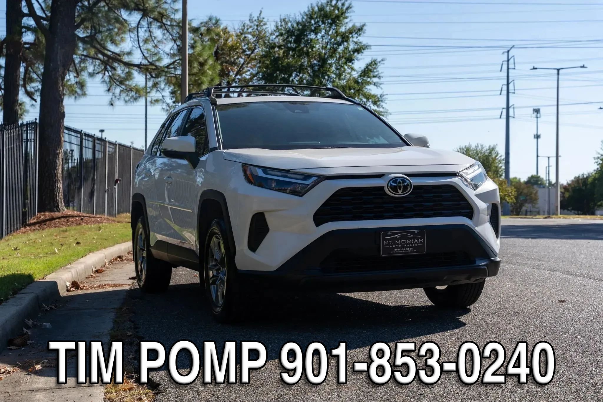 Used 2025 Toyota RAV4 XLE w/ Convenience Package FWD image 4