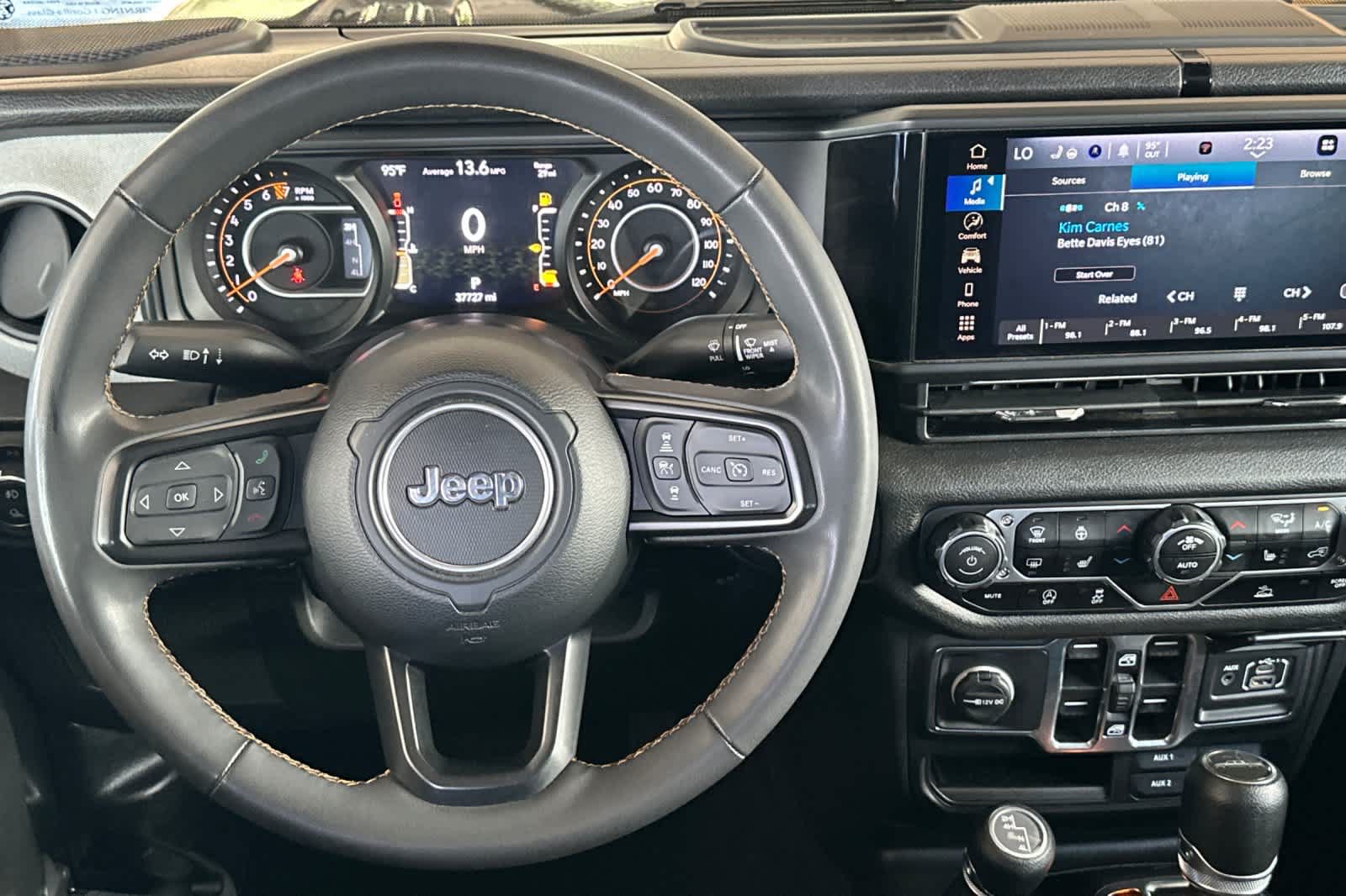Used 2024 Jeep Gladiator Sport AWD/4WD image 15