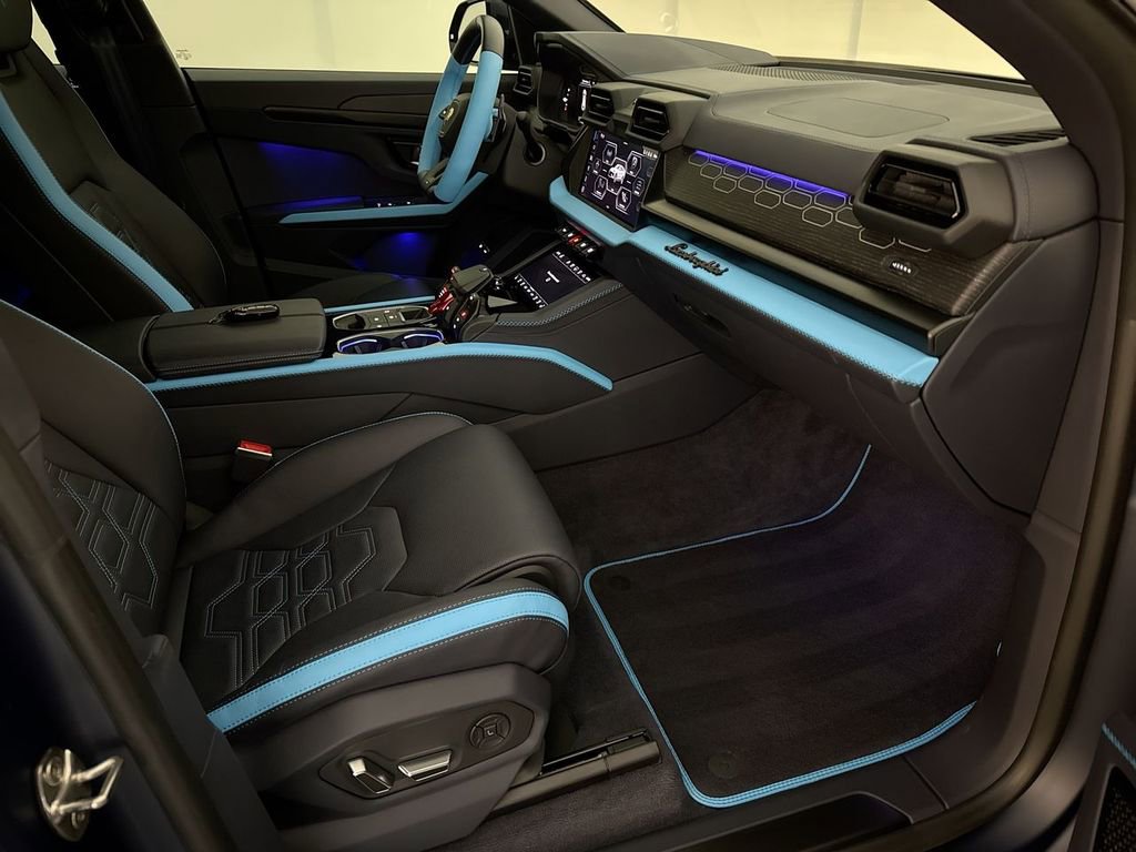 Used 2025 Lamborghini Urus SE image 79