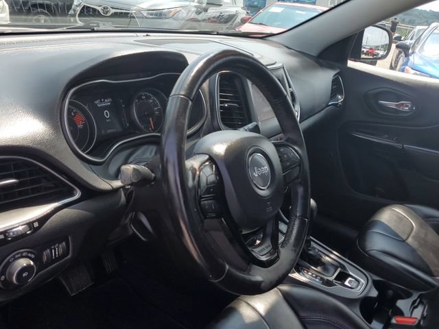 Used 2021 Jeep Cherokee Latitude Plus AWD/4WD image 19