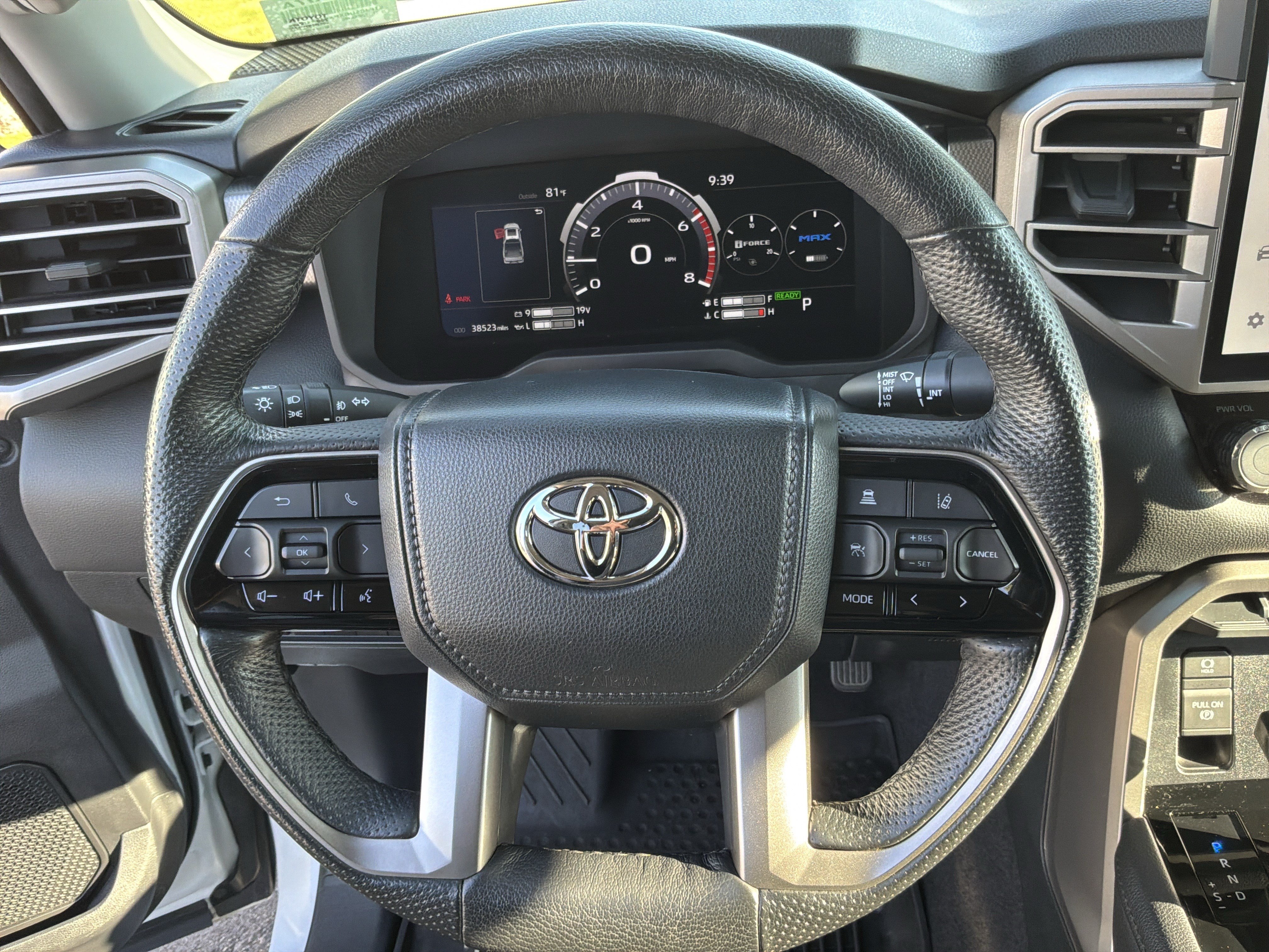 Used 2023 Toyota Tundra Limited w/ Power Package AWD/4WD image 18