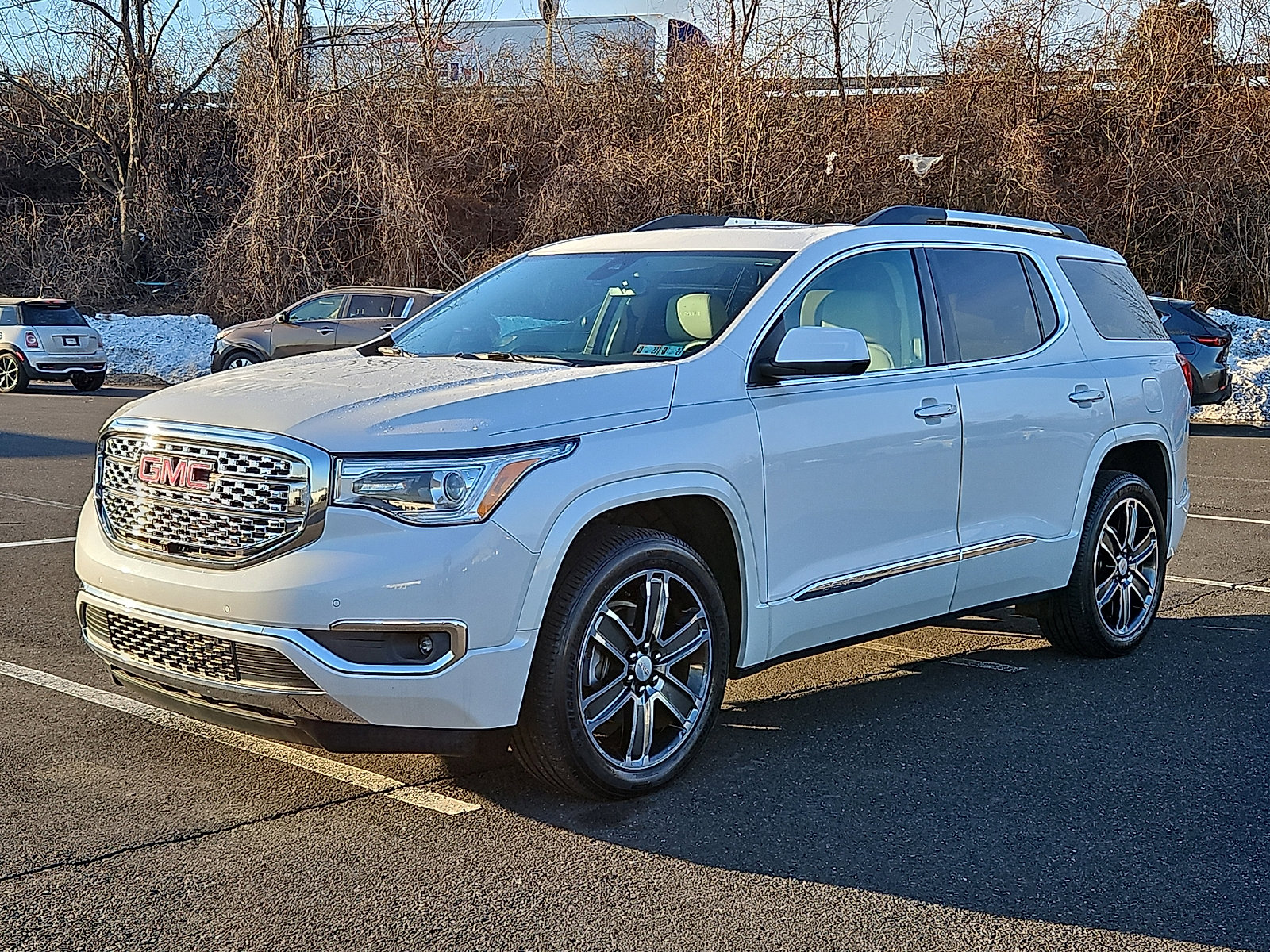 Used 2017 GMC Acadia Denali w/ Technology Package image 3