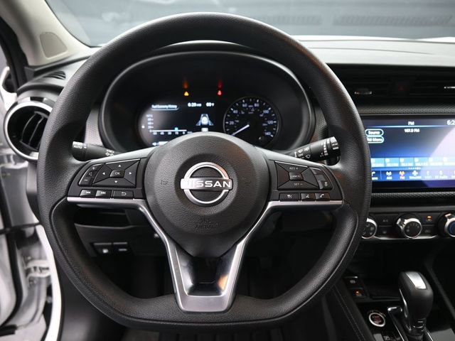 Used 2023 Nissan Kicks SV image 32