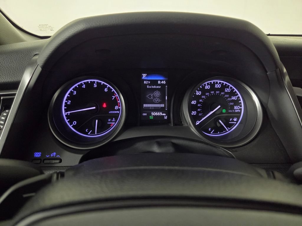 Used 2022 Toyota Camry SE FWD image 16