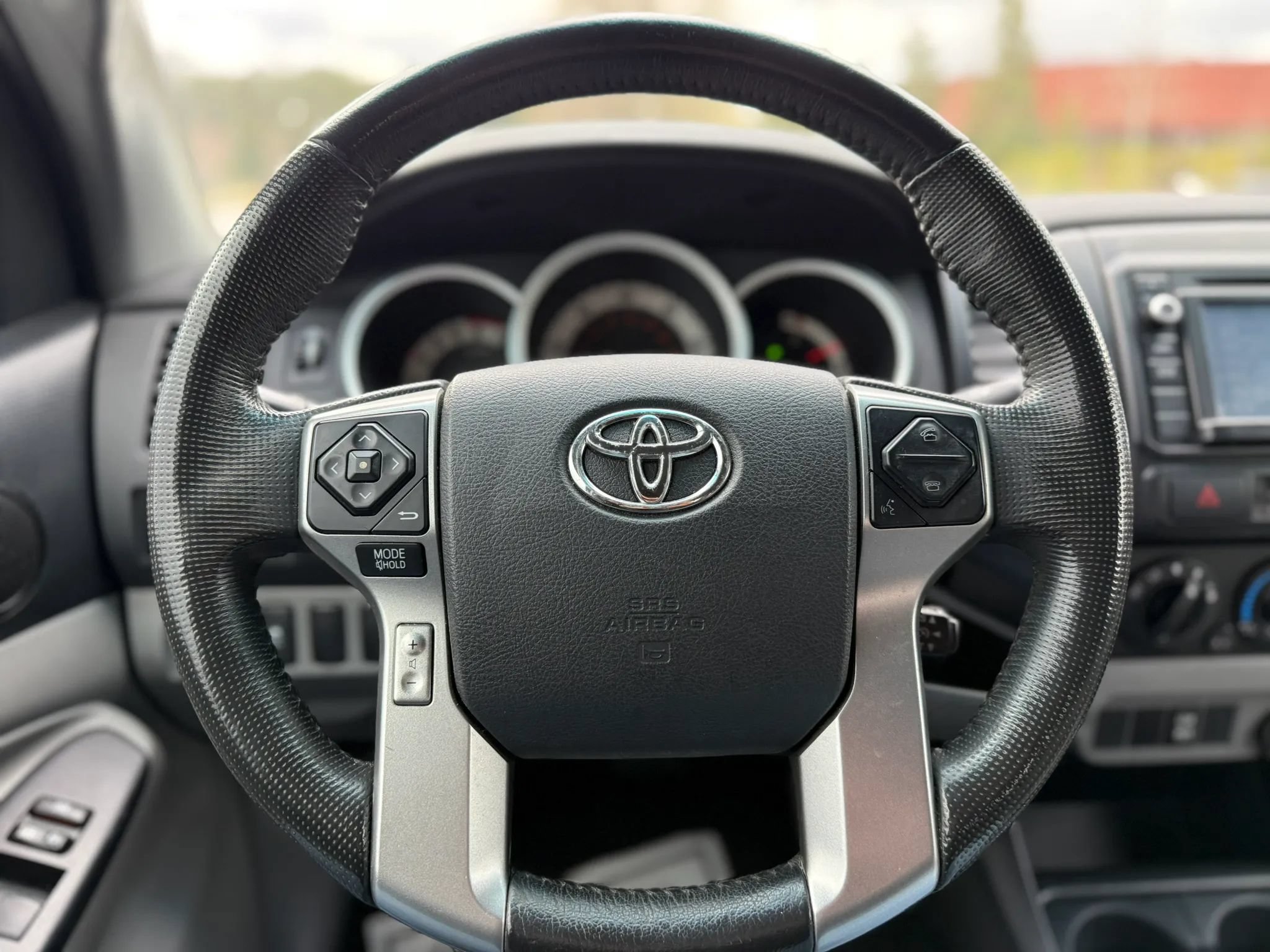 Used 2015 Toyota Tacoma 2WD Access Cab w/ Convenience Package image 21