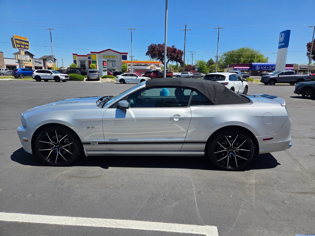 Used 2013 Ford Mustang GT Premium RWD image 22