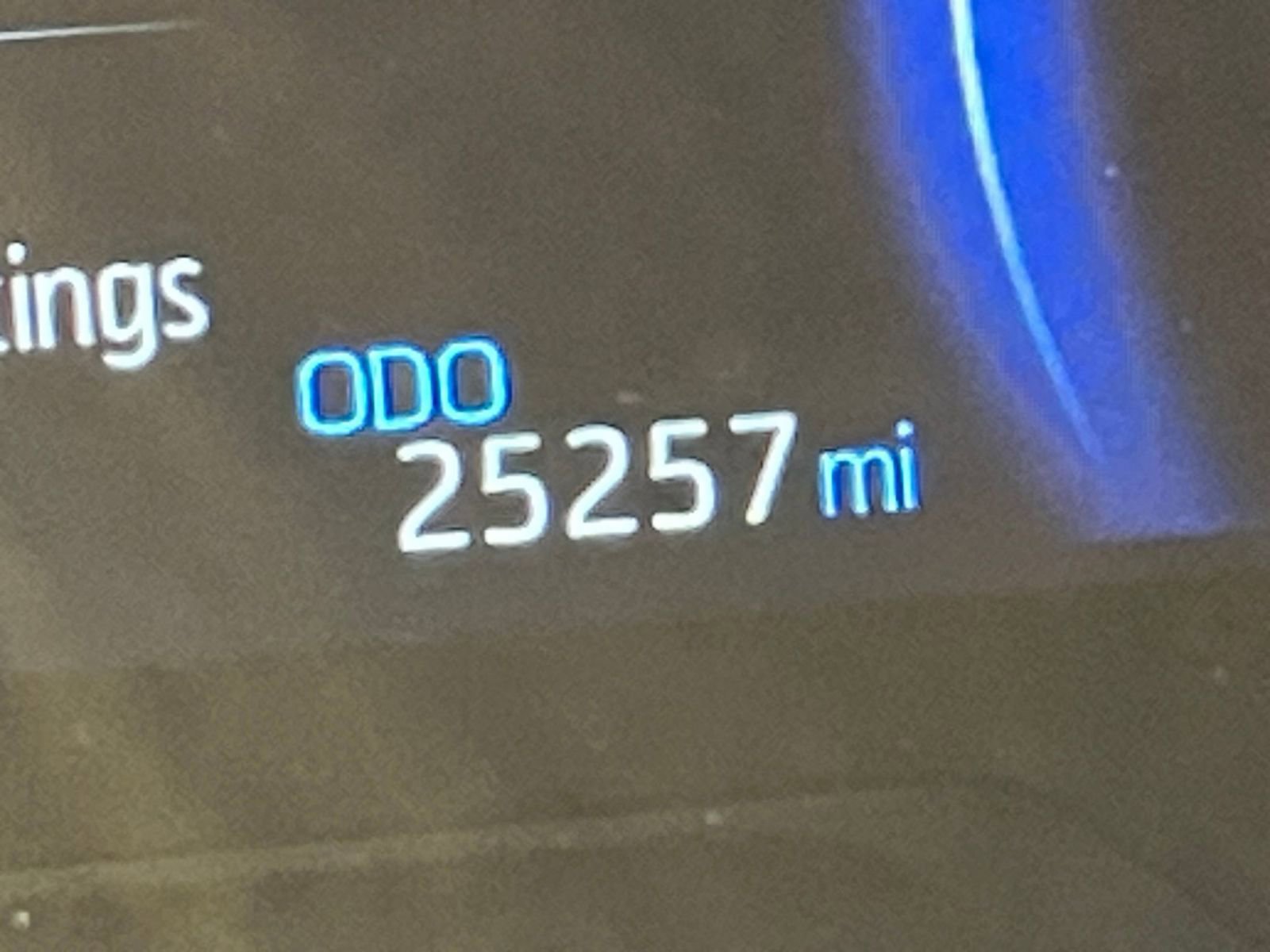 Used 2025 Toyota RAV4 LE image 39