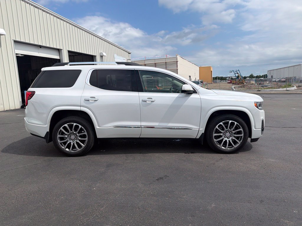 Used 2023 GMC Acadia Denali w/ Denali Ultimate Package AWD/4WD image 9