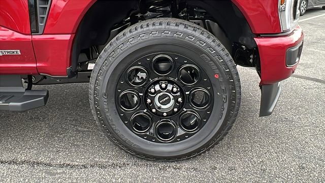 New 2026 Ford F250 Lariat w/ Black Appearance Package image 10