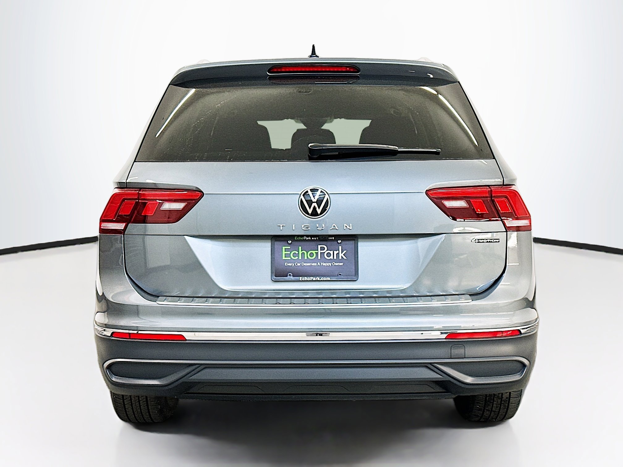 Used 2024 Volkswagen Tiguan Wolfsburg Edition image 7