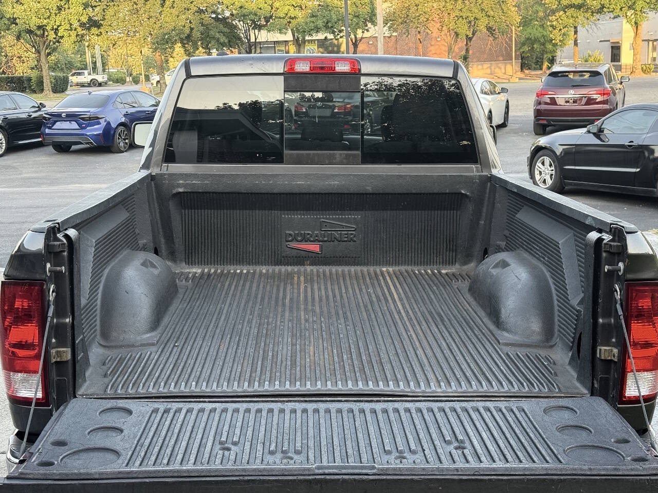 Used 2017 RAM 1500 Classic SLT AWD/4WD image 10