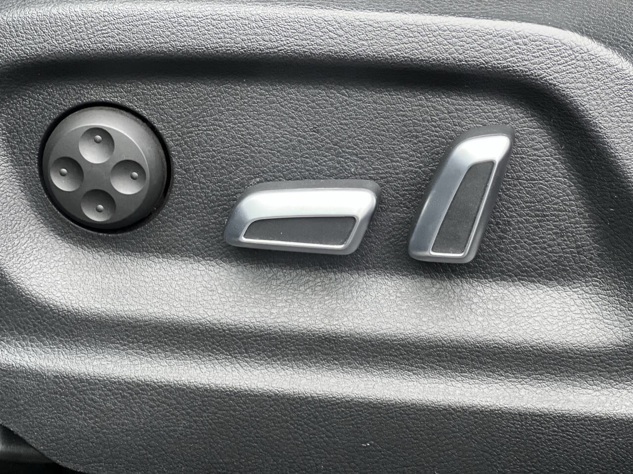 Used 2016 Audi Q3 2.0T Premium Plus w/ Sport Package image 11