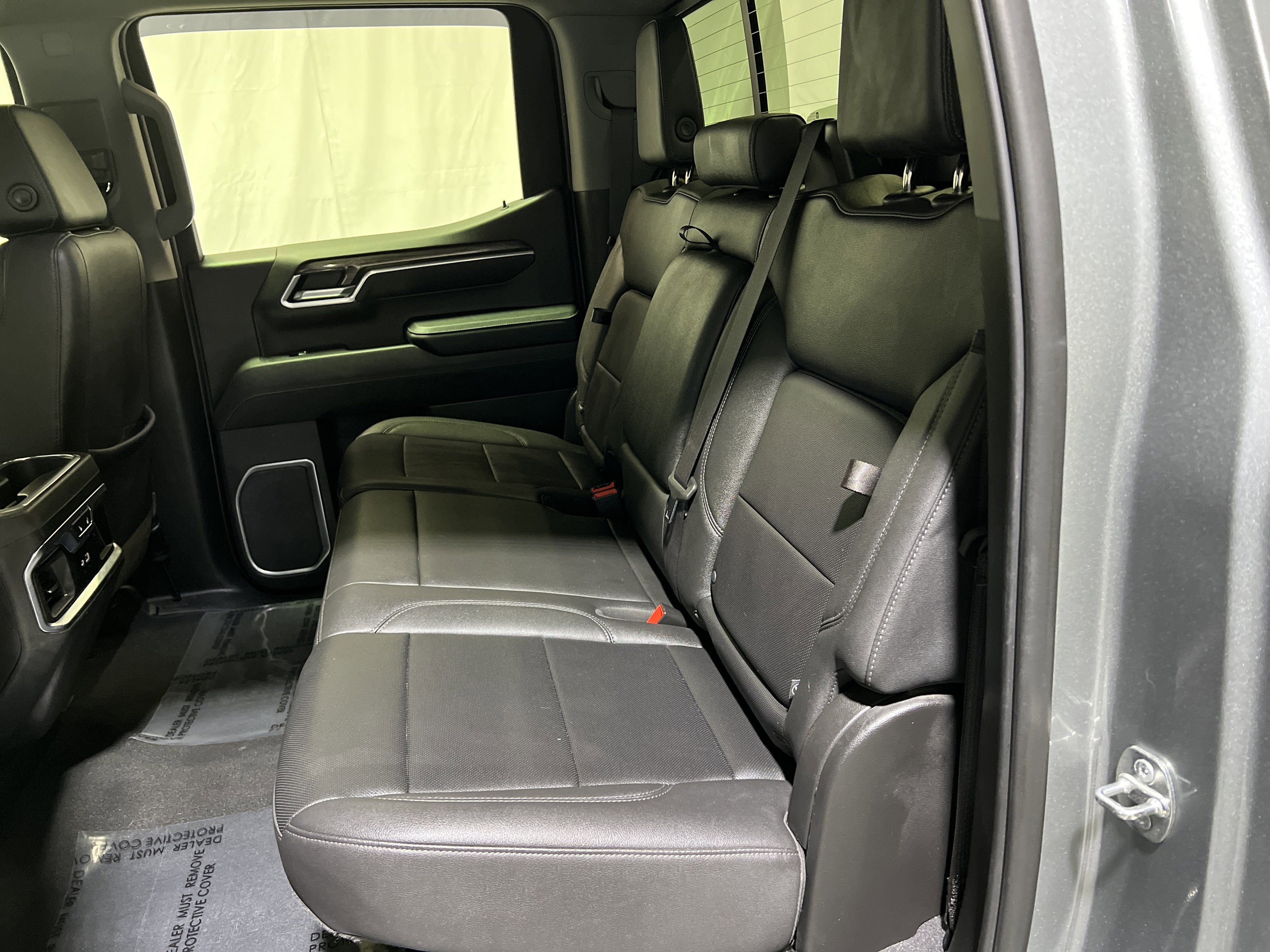 Used 2023 Chevrolet Silverado 1500 LTZ w/ LTZ Premium Package image 17