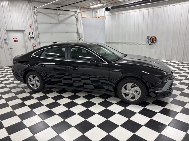 Used 2026 Hyundai Sonata SE FWD image 2